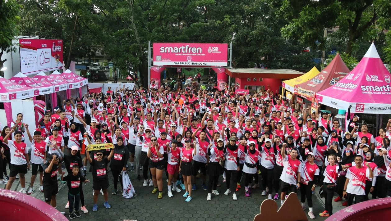 Pelari Dan Umkm Meriahkan Smartfren Fun Run Di Bandung Siberasi