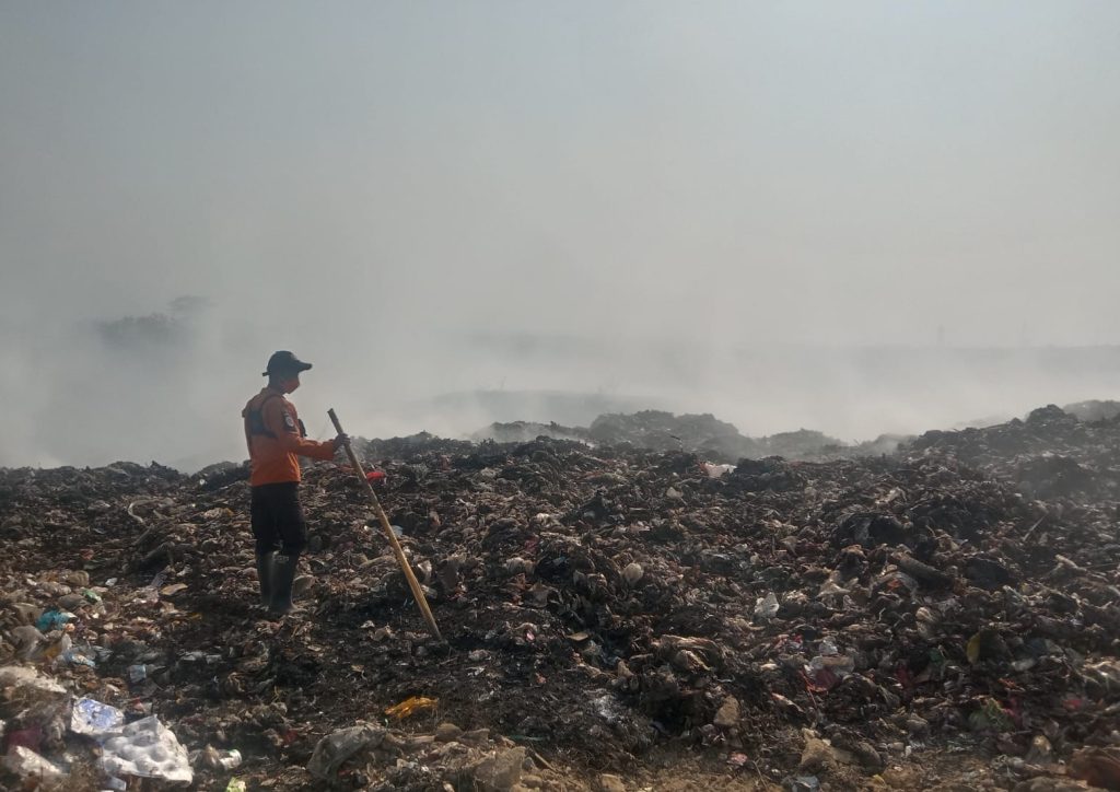 DLH Bakal Investigasi Usai Api di TPA Kopiluhur Padam