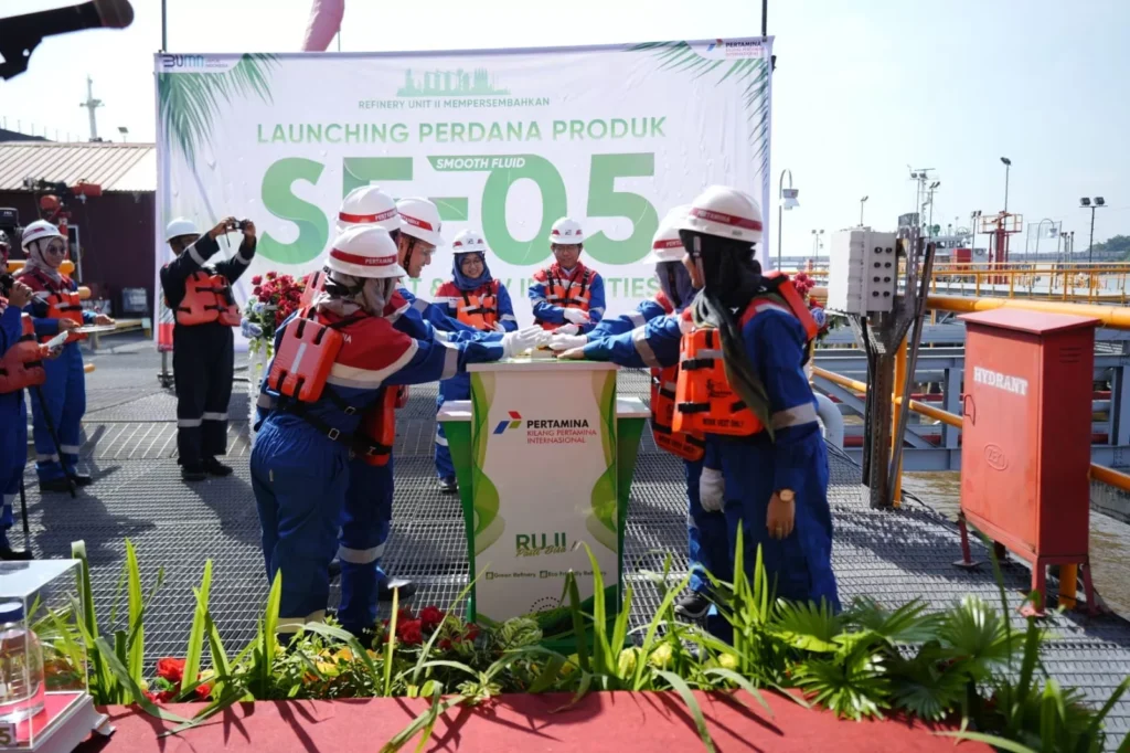 Peluncuran secara simbolis produk Smooth Fluid 05 (SF-05) di KPI Unit Dumai. (Dok. KPI)