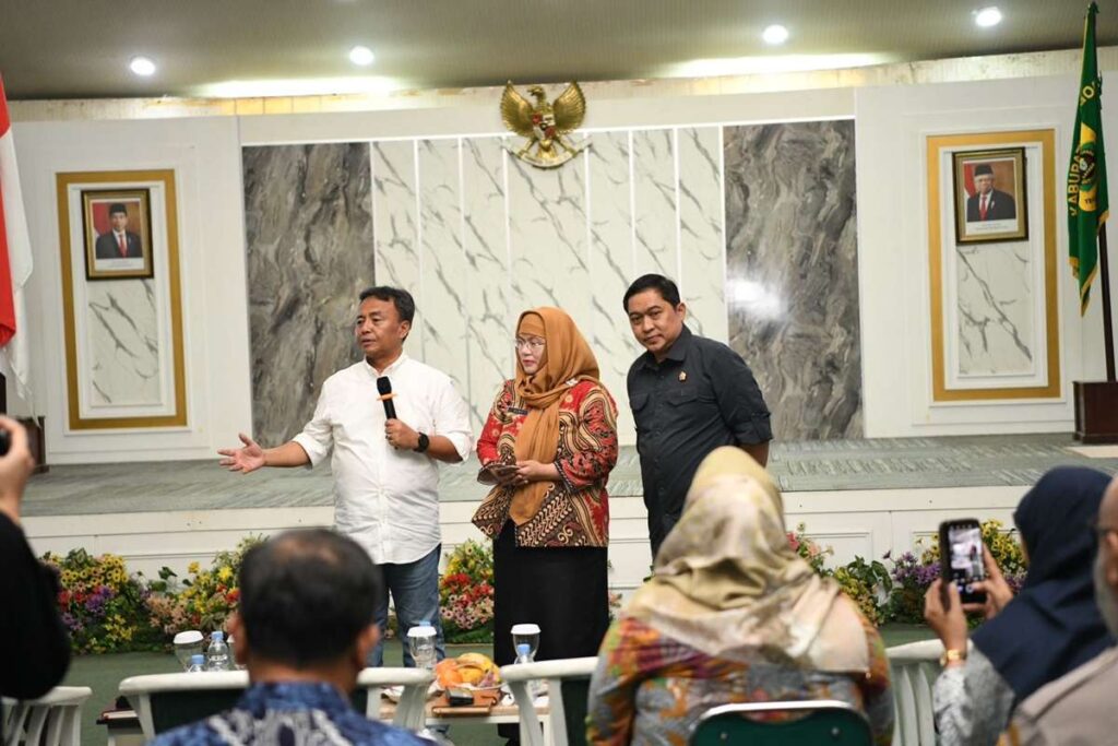 Sekda Jabar Herman Suryatman (baju putih). Foto: Pemprov Jabar.