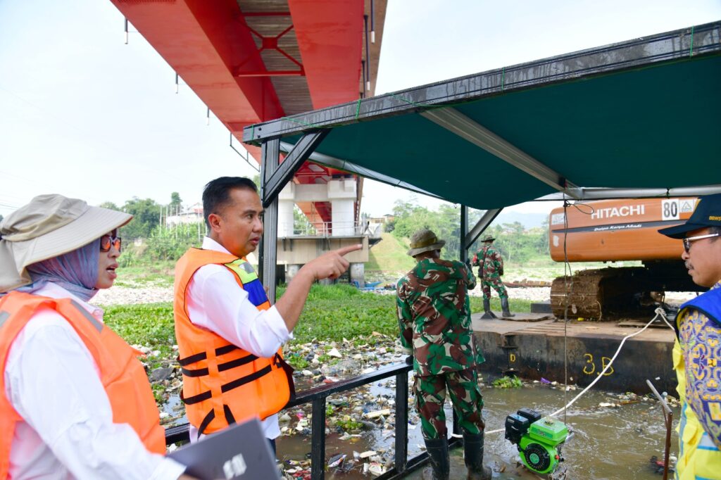 Pj Gubernur Jabar Bey Machmudin Foto: Yogi/Biro Adpim Jabar