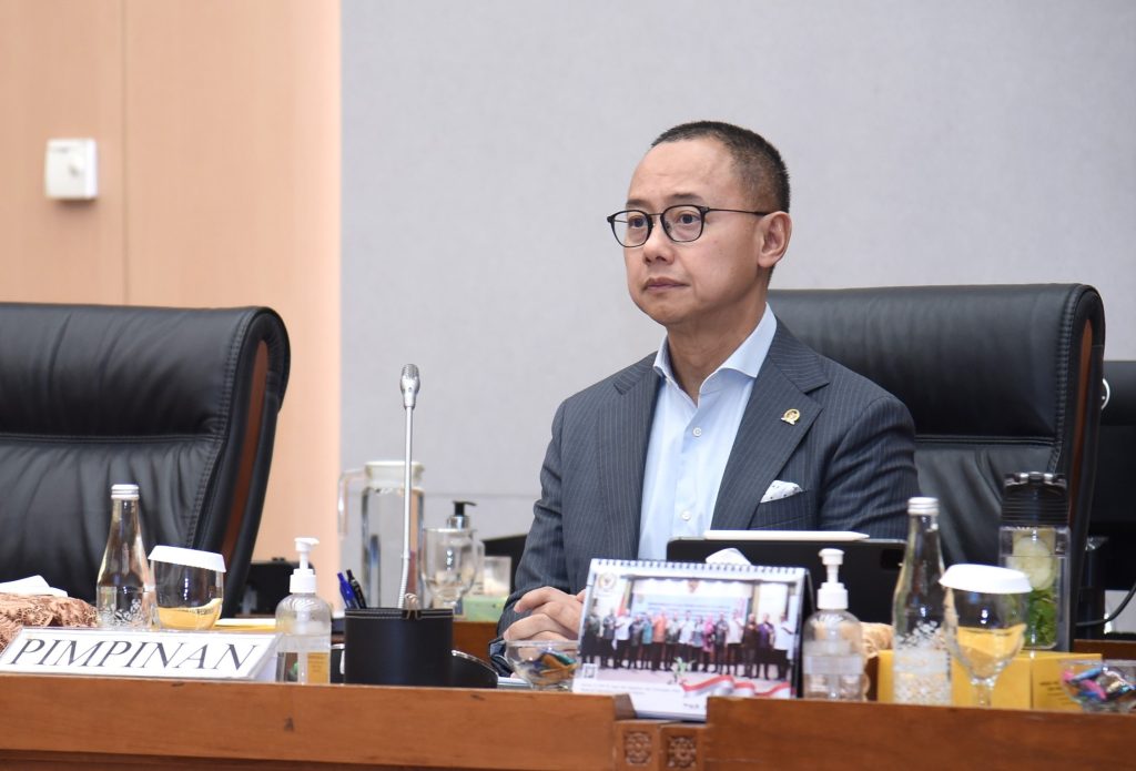 Komisi VII DPR Sentil Kemenperin soal Kecanduan Impor Wakil Ketua Komisi VII DPR RI Eddy Soeparno dalam Rapat Dengar Pendapat Komisi VII dengan Plt Direktur Jenderal Industri Kimia, Farmasi, dan Tekstil Kementerian Perindustrian, di Gedung Nusantara I, DPR RI, Senayan, Jakarta, Selasa (9/7/2024). Foto : Geral/Andri