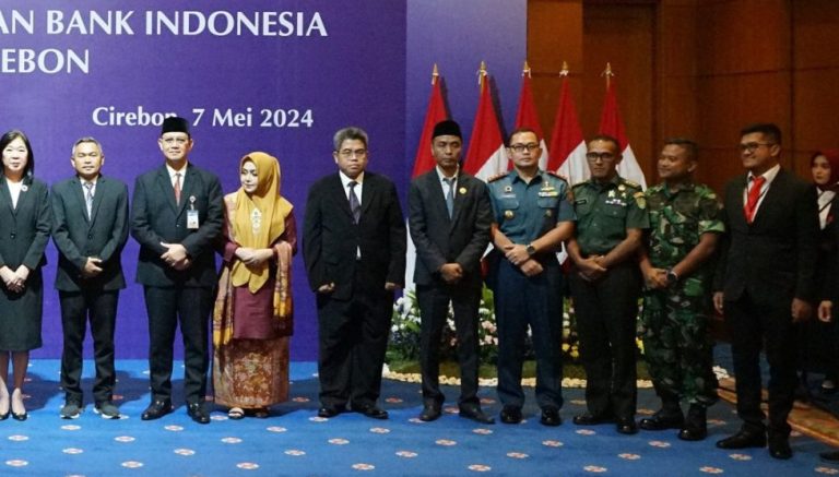Ketua DPRD Kota Cirebon Ruri Tri Lesmana menghadiri upacara pengukuhan Kepala Kantor Perwakilan Bank Indonesia Cirebon, Rabu (8/5/2024).