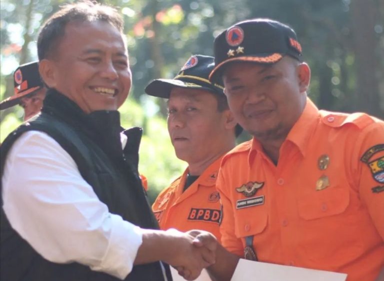 Ketua DPRD Kota Cirebon Apresiasi BPBD Usai Penghargaan Raih IRBI-IKD BPBD Kota Cirebon raih penghargaan IRBI-IKD. Foto: Istimewa.