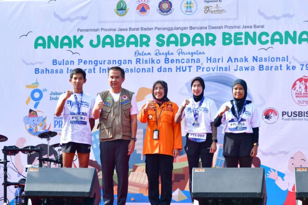 Pj Gubernur Jabar Bey Machmudin saat hadiri kegiatan Anak Jabar Sadar Bencana. (Foto: Pemprov Jabar).