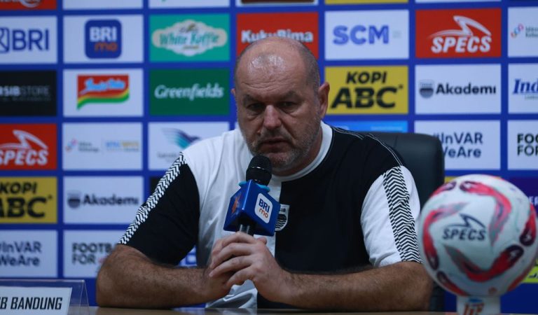 Pelatih Persib Bandung Bojan Hodak. (Foto: Persib Bandung).