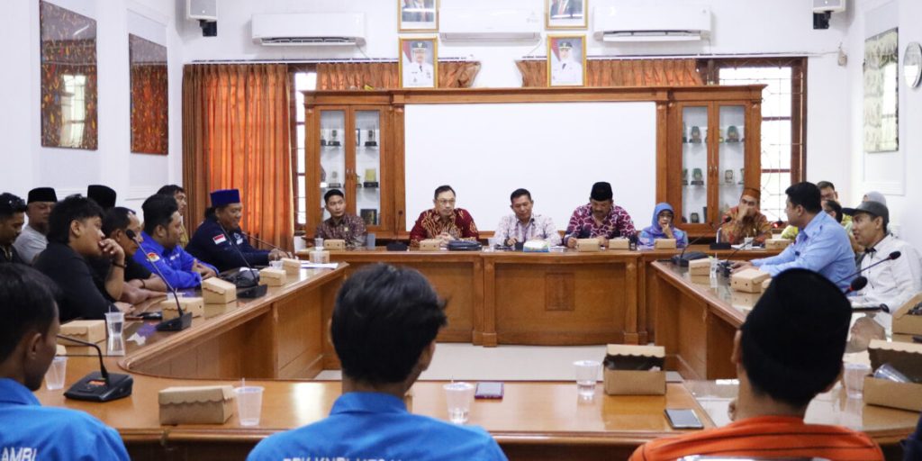 Rapat Dengar Pendapat, DPRD Terima Aspirasi KNPI Kota Cirebon