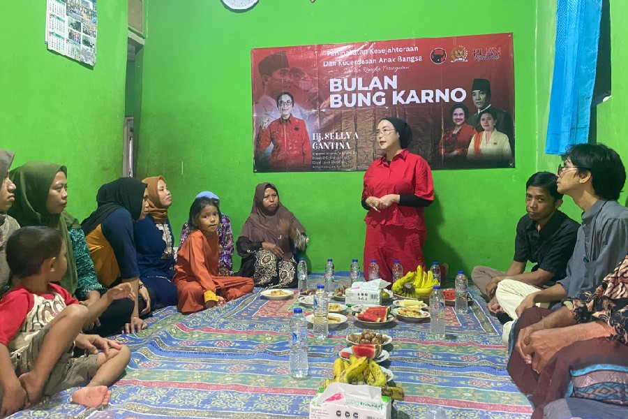 Selly Sepervisi Peningkatan Kapasitas Keluarga pada Bulan Bung Karno Selly Supervisi Peningkatan Kapasitas Keluarga pada Bulan Bung Karno