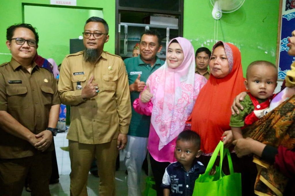 Kolaborasi Pemkot dan LPM, 49 Balita Stunting di Cirebon Terima Bantuan Gizi