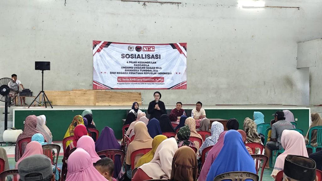 Selly Sosialisasikan Empat Pilar, Bagikan Sembako dan Gelar Doa Bersama untuk Indonesia