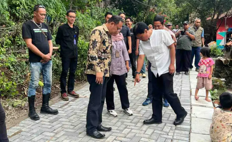 DPRKP Cirebon Rampungkan Perbaikan 134 Jalan Lingkungan