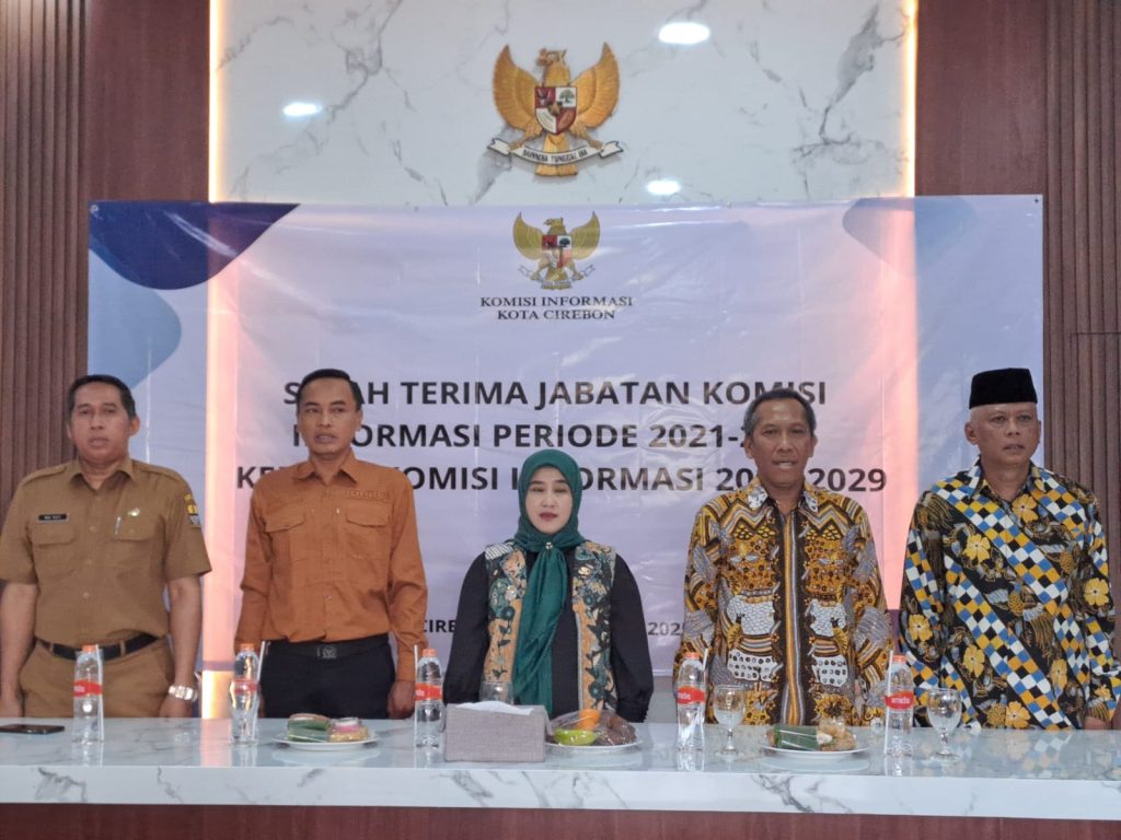 Komisioner KI Kota Cirebon Resmi Berganti, Agung Tekankan Keterbukaan Informasi