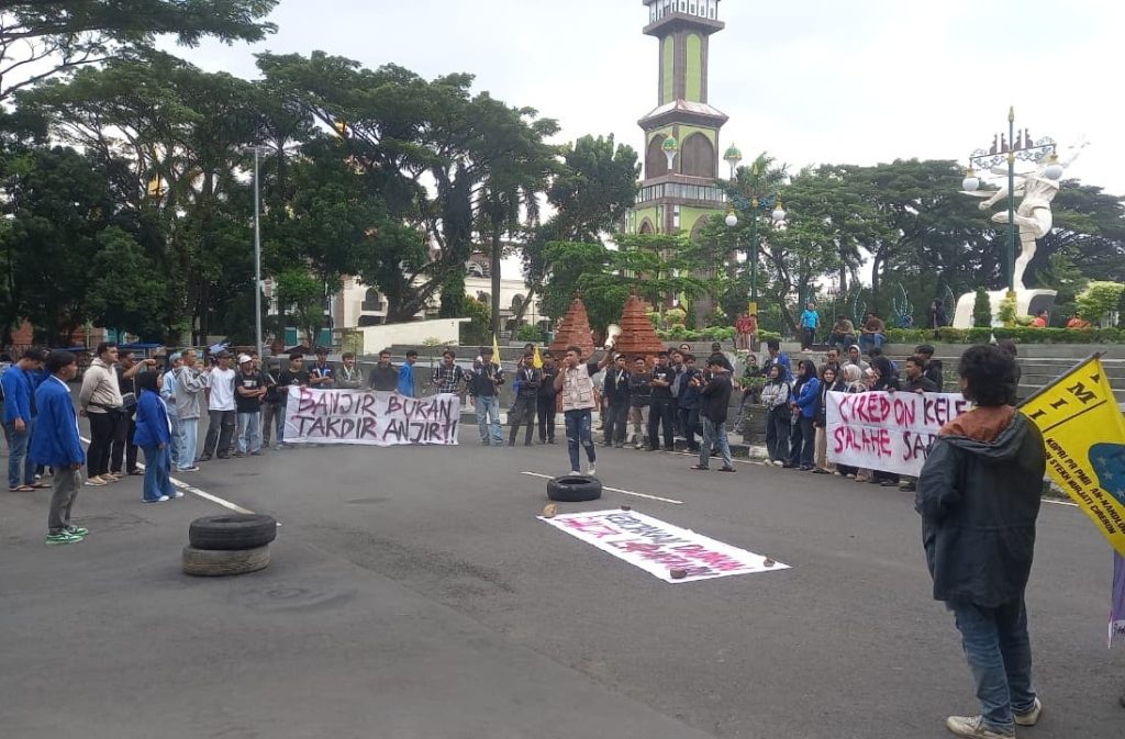 pemkab cirebon didesak evaluasi RTRW