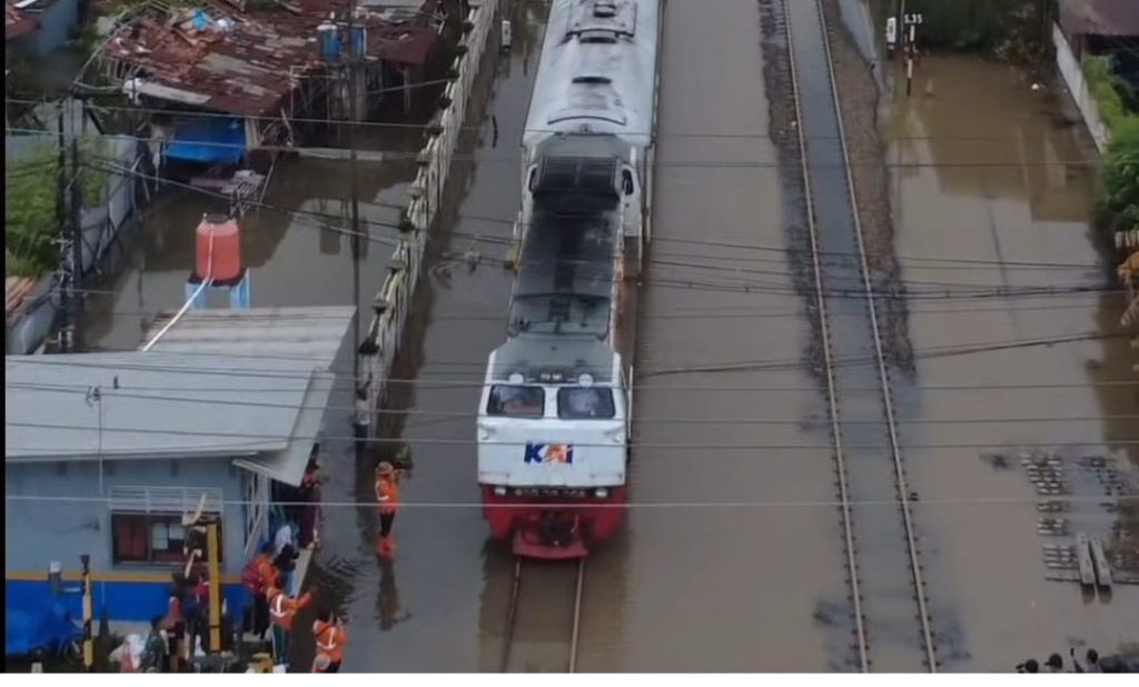 perjalanan kereta api dibatalkan