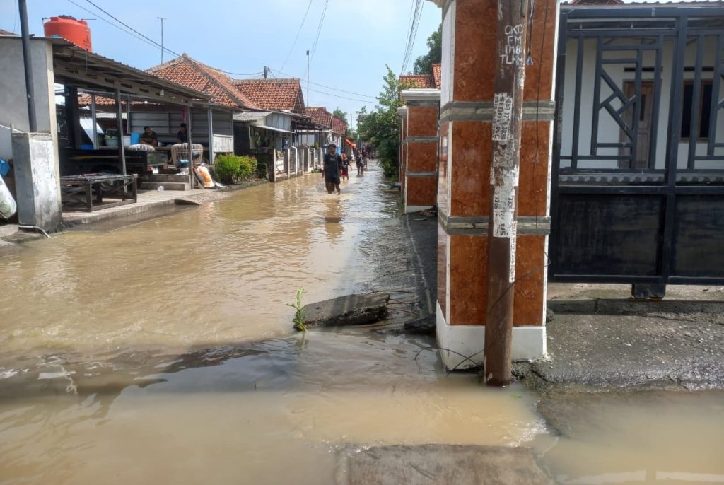 Banjir Rendam Ratusan Rumah di Astanajapura dan Pangenan Cirebon Banjir Cirebon