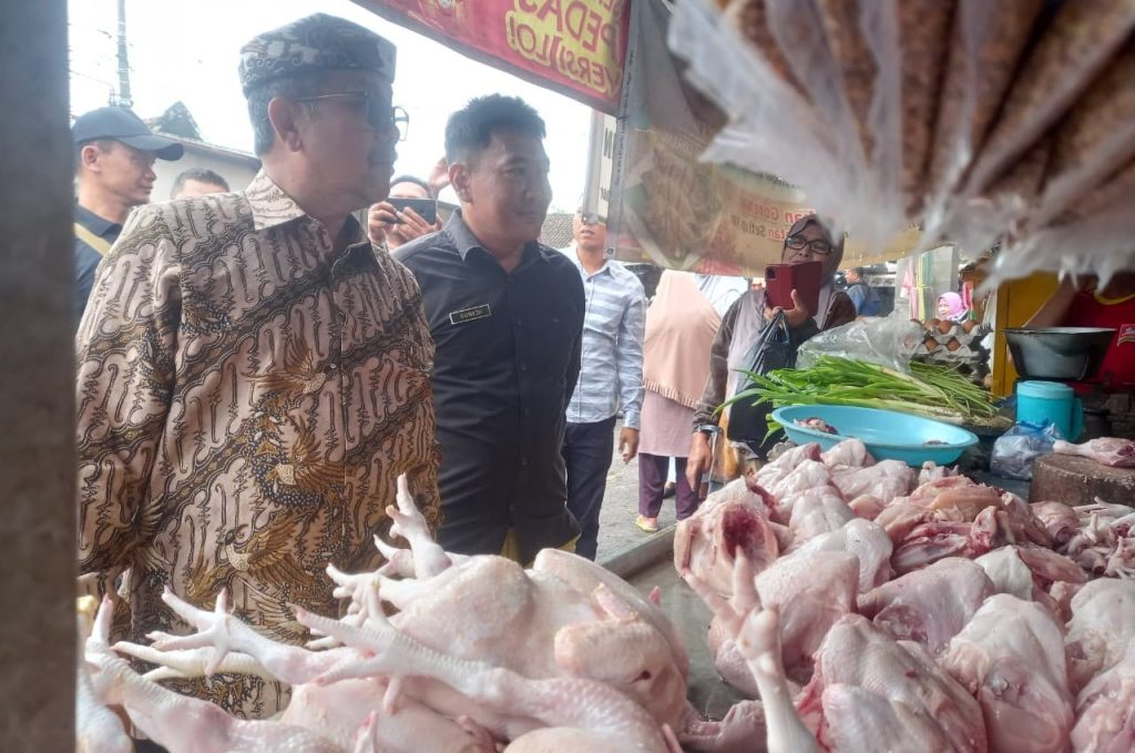 Jelang Ramadan, Harga Bahan Pokok di Pasar Sumber Cirebon Mulai Naik Harga Kebutuhan Pokok di Pasar Sumber Cirebon Mulai Naik