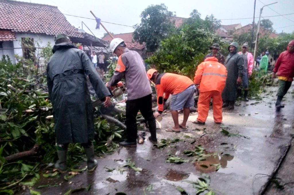 Angin Puting Beliung Cirebon