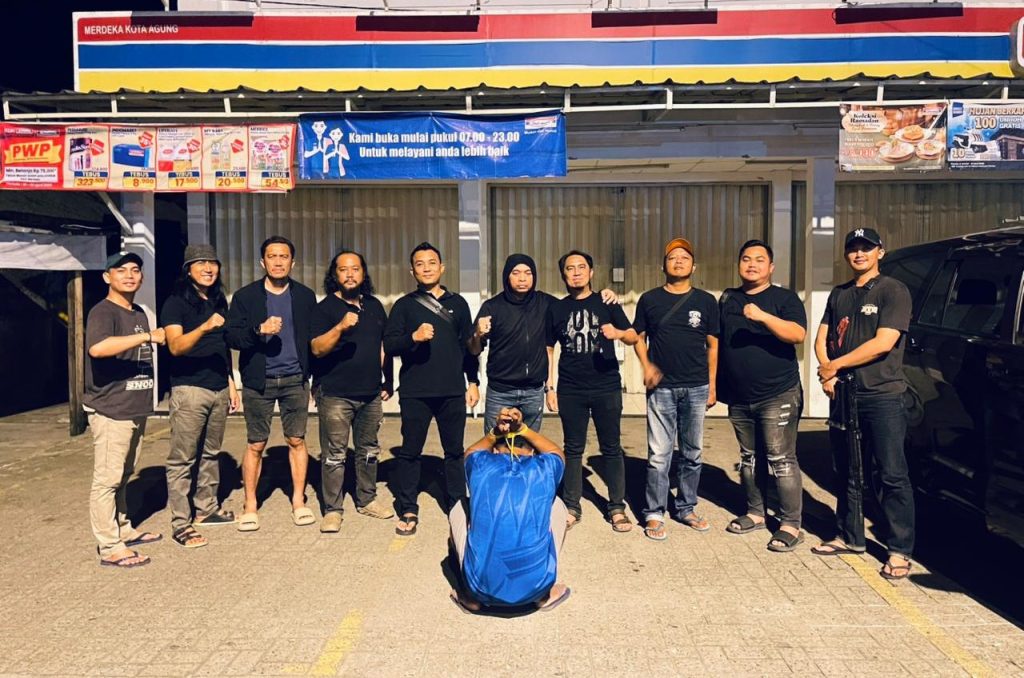 eks pegawai PT Pos Cirebon tersangka korupsi dana bansos PKH ditangkap