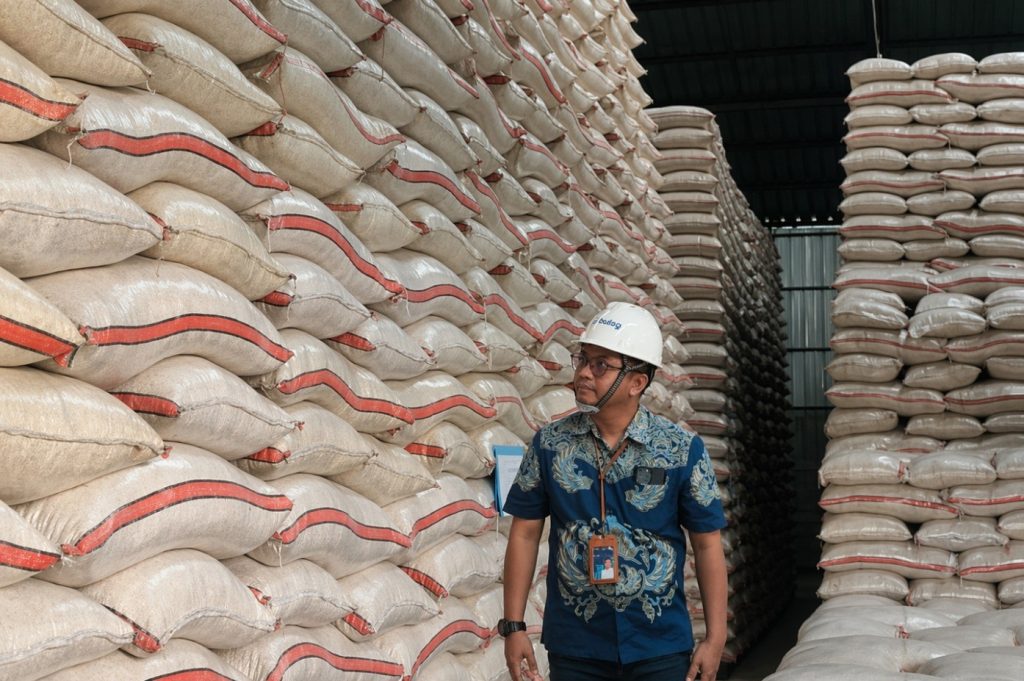 Ketersediaan beras di Bulog Cirebon